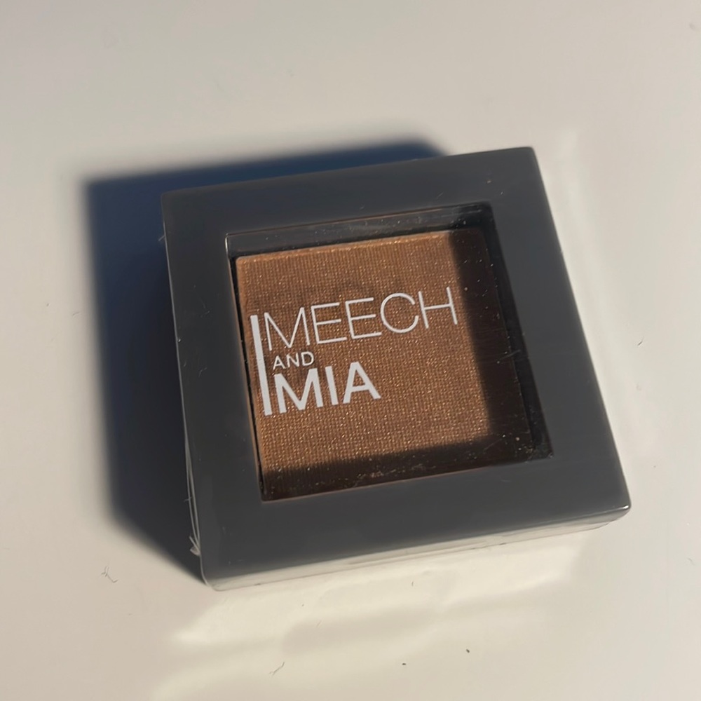 4/$25 Meech and Mia Pressed Eyeshadow NEW